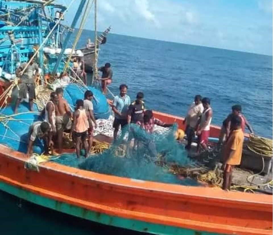 বৈরী আবহাওয়ায় পথভুলে পায়রা বন্দরের কাছে আশ্রয় নিয়েছে ৫ শতা‌ধিক ভারতীয় জে‌লে