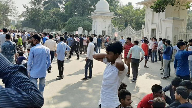 বিএনপি নেতাকর্মীদের সাথে পুলিশের ধাওয়া পাল্টা-ধাওয়া
