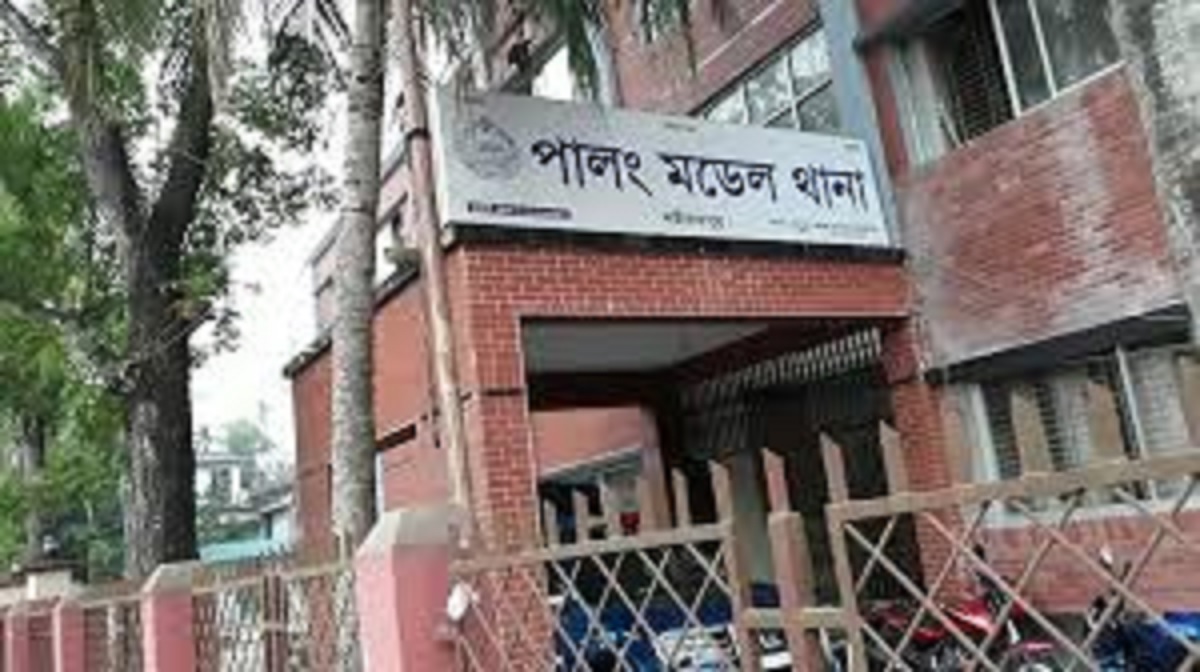 শরীয়তপুরে দুই স্কুল ছাত্রীকে ধর্ষণের অভিযোগে মামলা