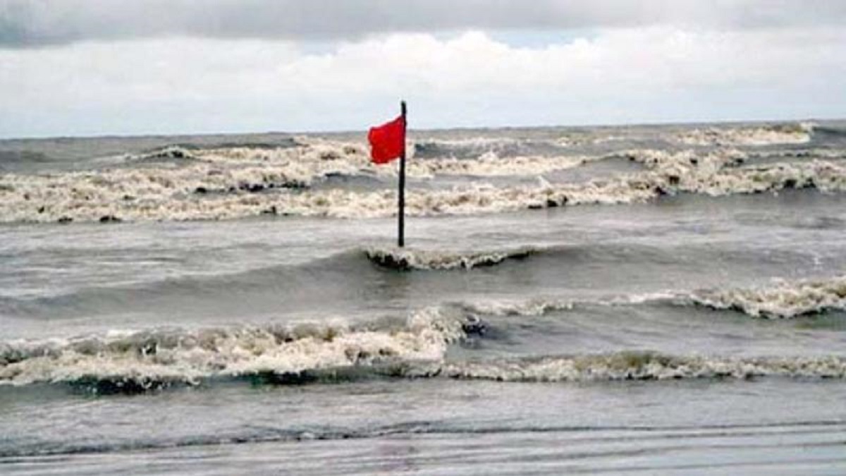 দেশের সমূদ্র বন্দরসমূহকে ৩ নং স্থানীয় সতর্ক সংকেত