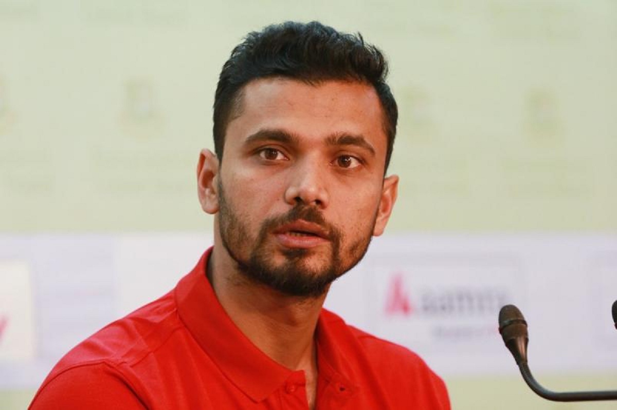 করোনায় আক্রান্ত মাশরাফী