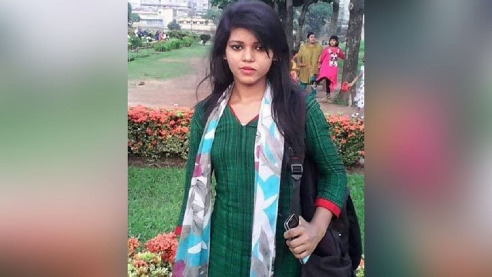 ধর্মীয় অনুভূতিতে আঘাতের অভিযোগে বহিষ্কৃত জবি শিক্ষার্থী তিথি গ্রেফতার