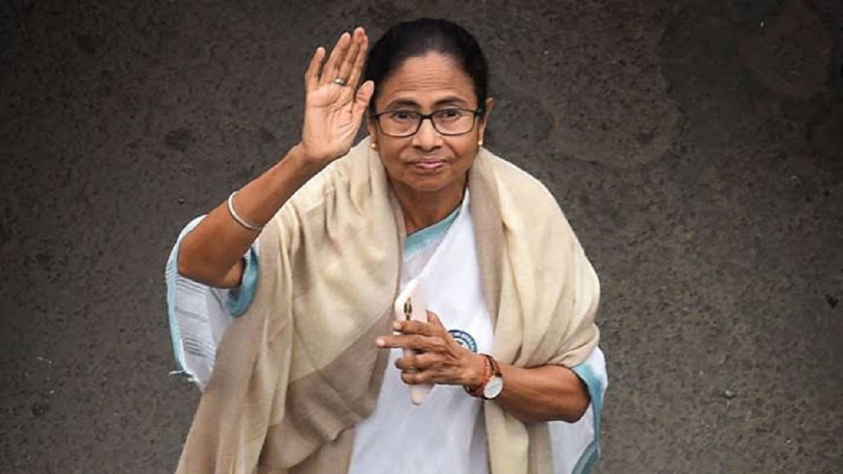 সাহিত্য চর্চায় নিরলস সাধনার জন্য বাংলা একাডেমির পুরস্কার পেলেন মমতা ব্যানার্জি