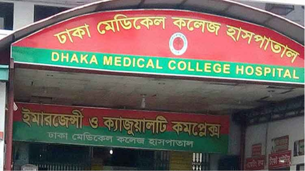 তেজগাঁওয়ে সিএনজিতে কাভার্ডভ্যানের ধাক্কা, চালক নিহত