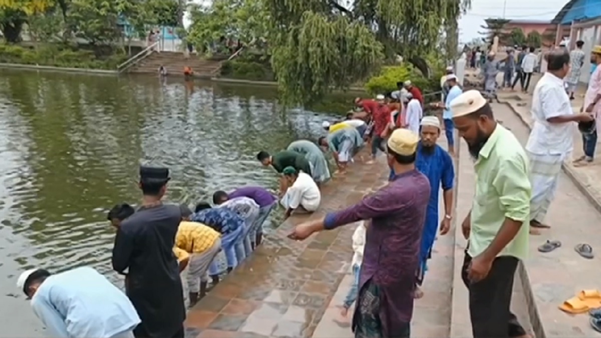আখাউড়ায় পুকুরের পানি পানেই রোগমুক্তির দাবি! চিকিৎসকরা বলছেন ভিন্ন কথা