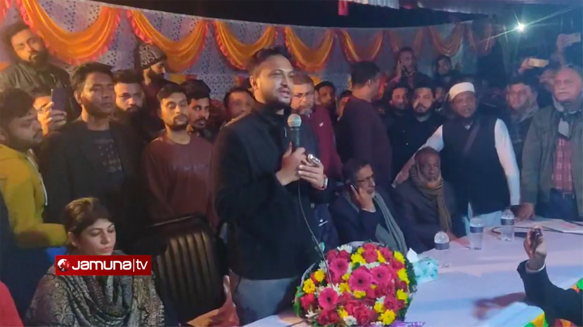 'সব জায়গায় মোটামুটি পারদর্শী হলেও বক্তব্যে দুর্বল আমি'