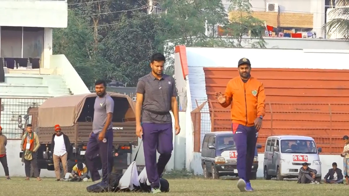 বিপিএল সামনে রেখে নির্বাচনী ব্যস্ততার মধ্যেই অনুশীলনে সাকিব