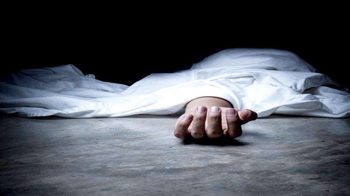 ঈদের কেনাকাটা শেষে ফিরছিলেন, ছেলের সামনেই বাবাকে এলোপাতাড়ি কুপিয়ে হত্যা