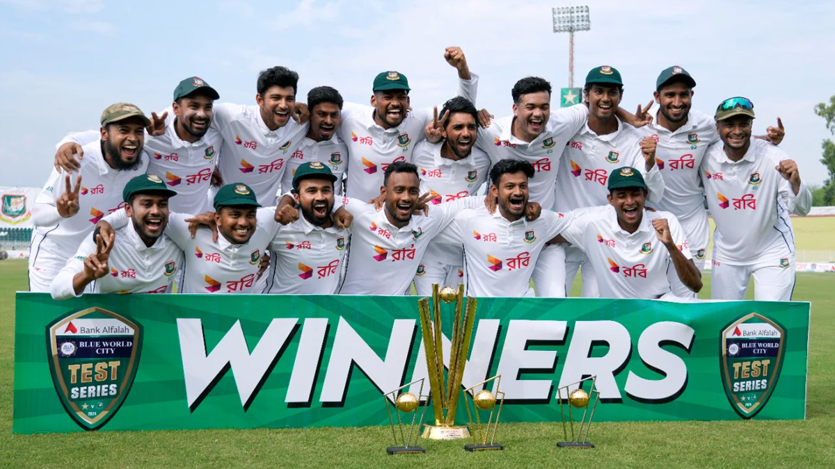 সাকিবকে ছাড়া দুই ভাগে দেশে ফিরবে বাংলাদেশ ক্রিকেট দল
