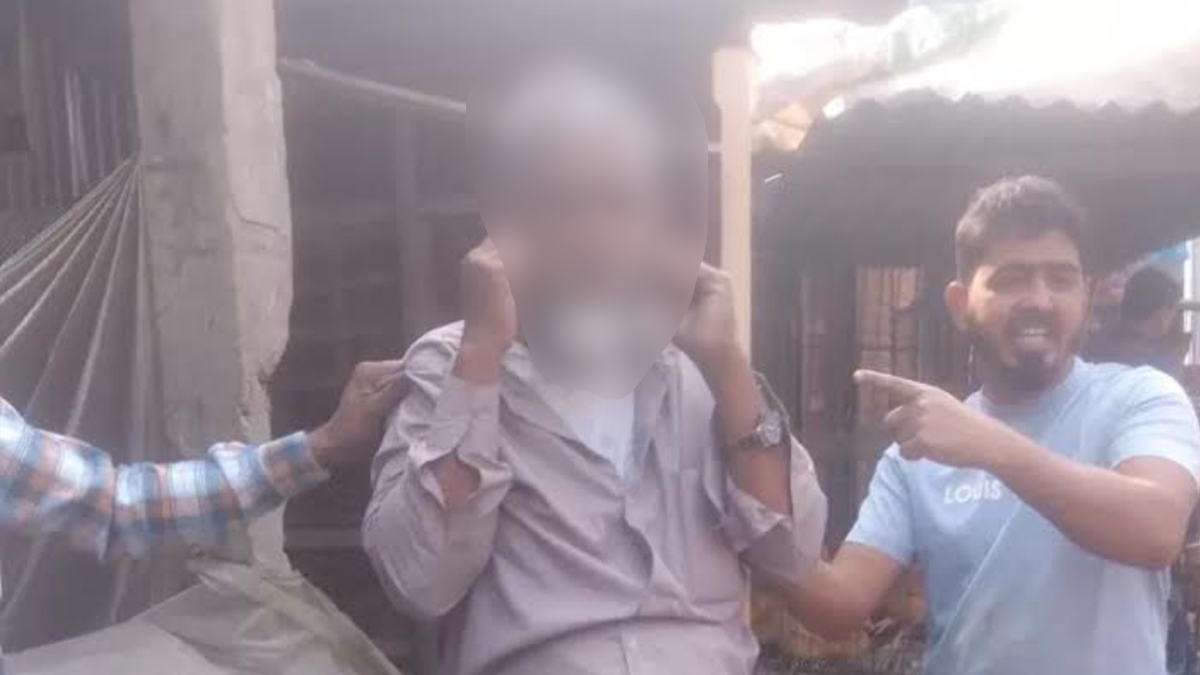 চুরির অপবাদে কান ধরে বাজার ঘোরানো হলো বৃদ্ধকে 
