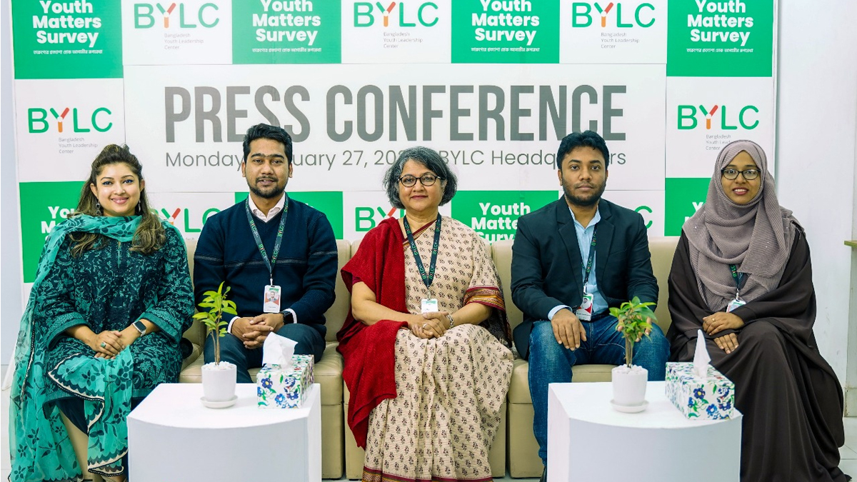 মত প্রকাশে তরুণরা এখন বেশি স্বাচ্ছন্দ্য বোধ করছেন: জরিপ