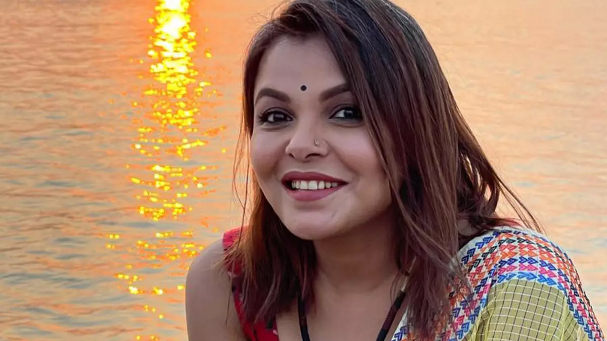 হুমায়ূন স্ত্রী ও অভিনেত্রী শাওন আটক