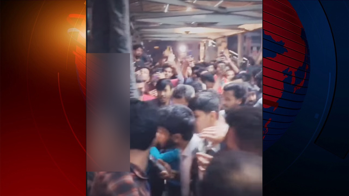 উত্তরায় ছিনতাইয়ের অভিযোগে গণপিটুনি, ঝুলিয়ে রাখা হলো ফুটওভারব্রিজে