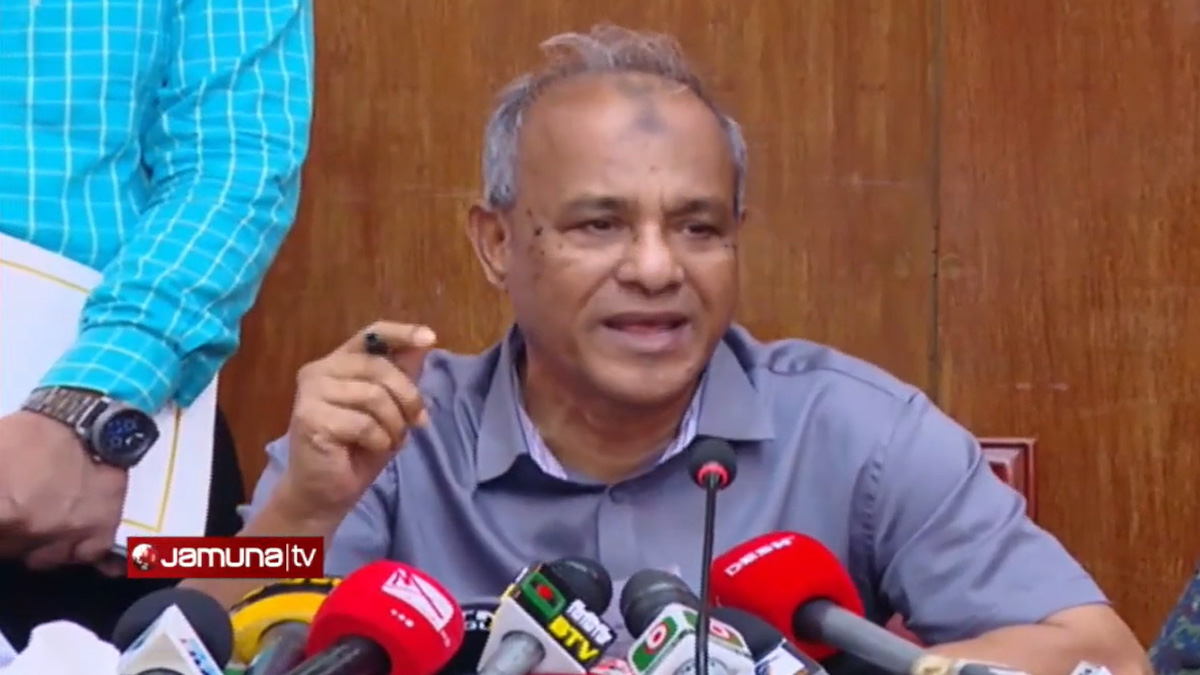 'আজকাল মানুষ অন্যায়ের প্রতিরোধ না করে ভিডিও করতে ব্যস্ত থাকে'