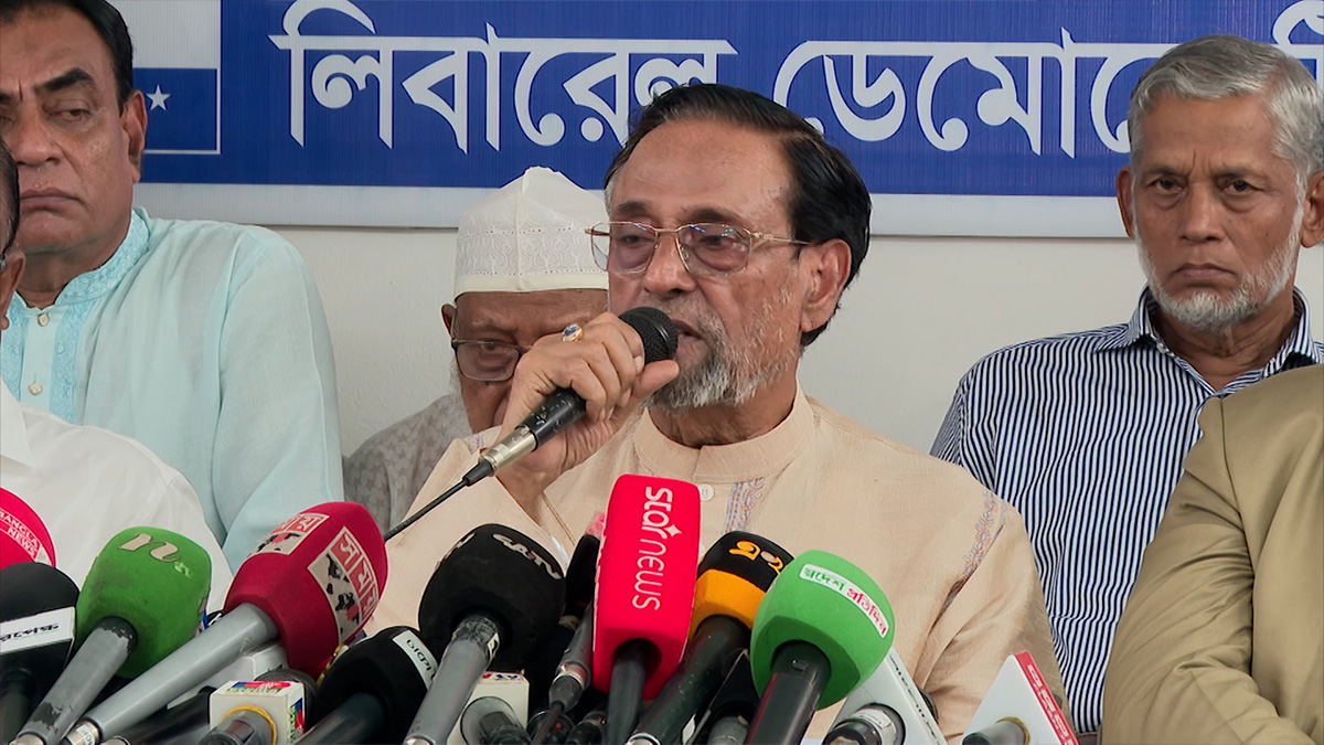কিছু দল নির্বাচন পেছানোর অজুহাত তৈরি করছে: অলি আহমদ