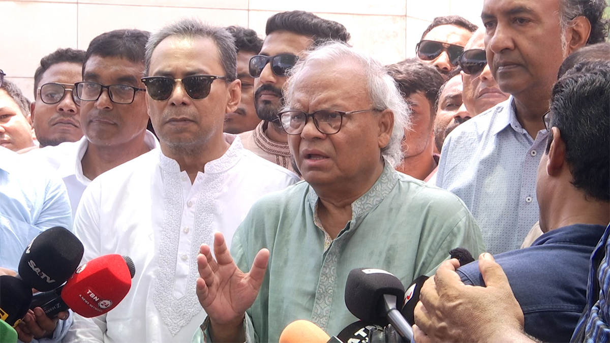 আওয়ামী আমলের প্রশাসন দিয়ে সুষ্ঠু নির্বাচন সম্ভব হবে না: রিজভী