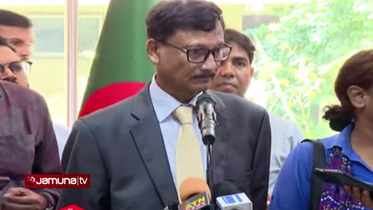 ৭১ ইস্যুতে ইসহাক দারের মন্তব্যের সঙ্গে একমত নয় বাংলাদেশ: পররাষ্ট্র উপদেষ্টা
