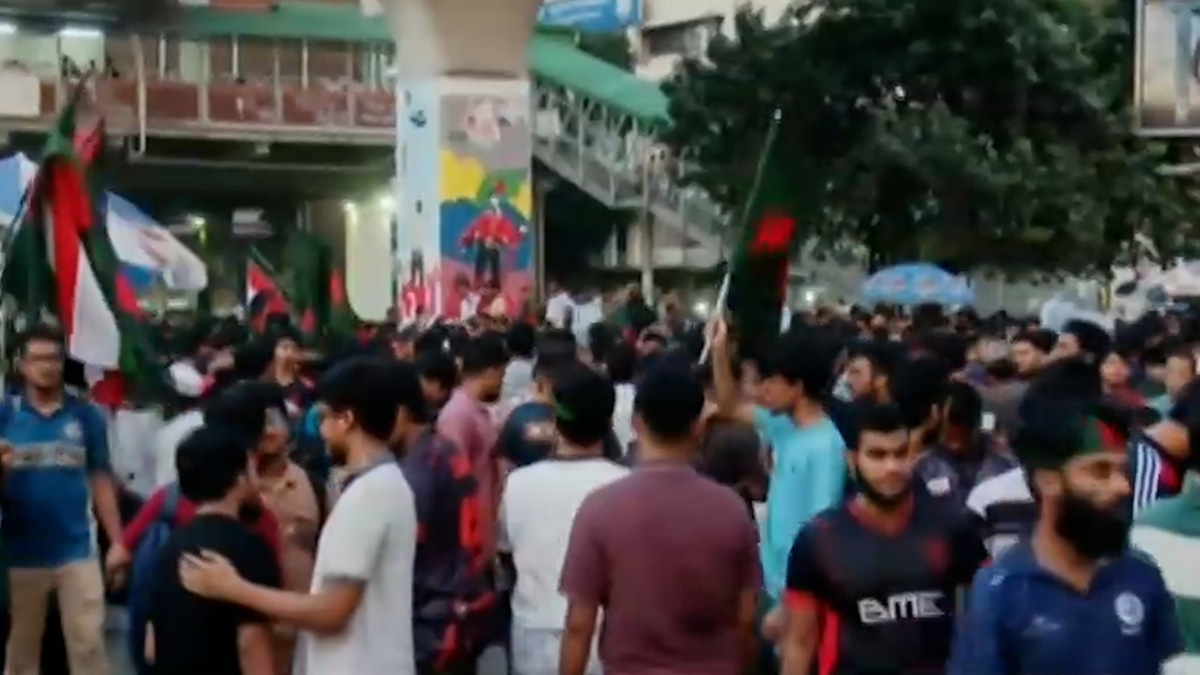 তিন দফা দাবিতে বুধবার 'লং মার্চ টু ঢাকা' ঘোষণা প্রকৌশল শিক্ষার্থীদের
