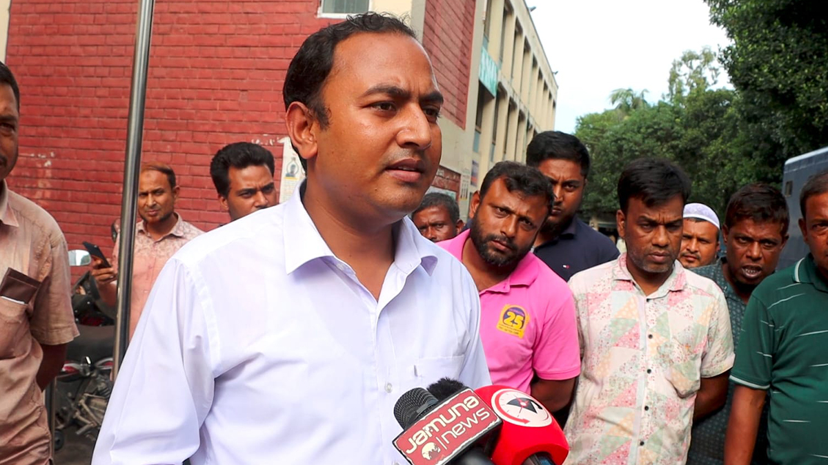 গাইবান্ধায় প্রাপ্তবয়স্ক আসামিকে শিশু দেখিয়ে জামিন, আইনজীবীর বিরুদ্ধে মামলা