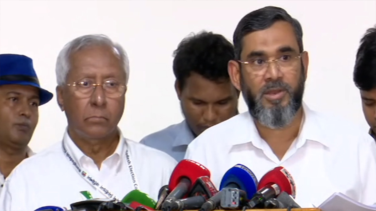 অনলাইনে মনোনয়নপত্র দাখিলের বিধান বাতিলের সিদ্ধান্ত হয়েছে: ইসি সানাউল্লাহ