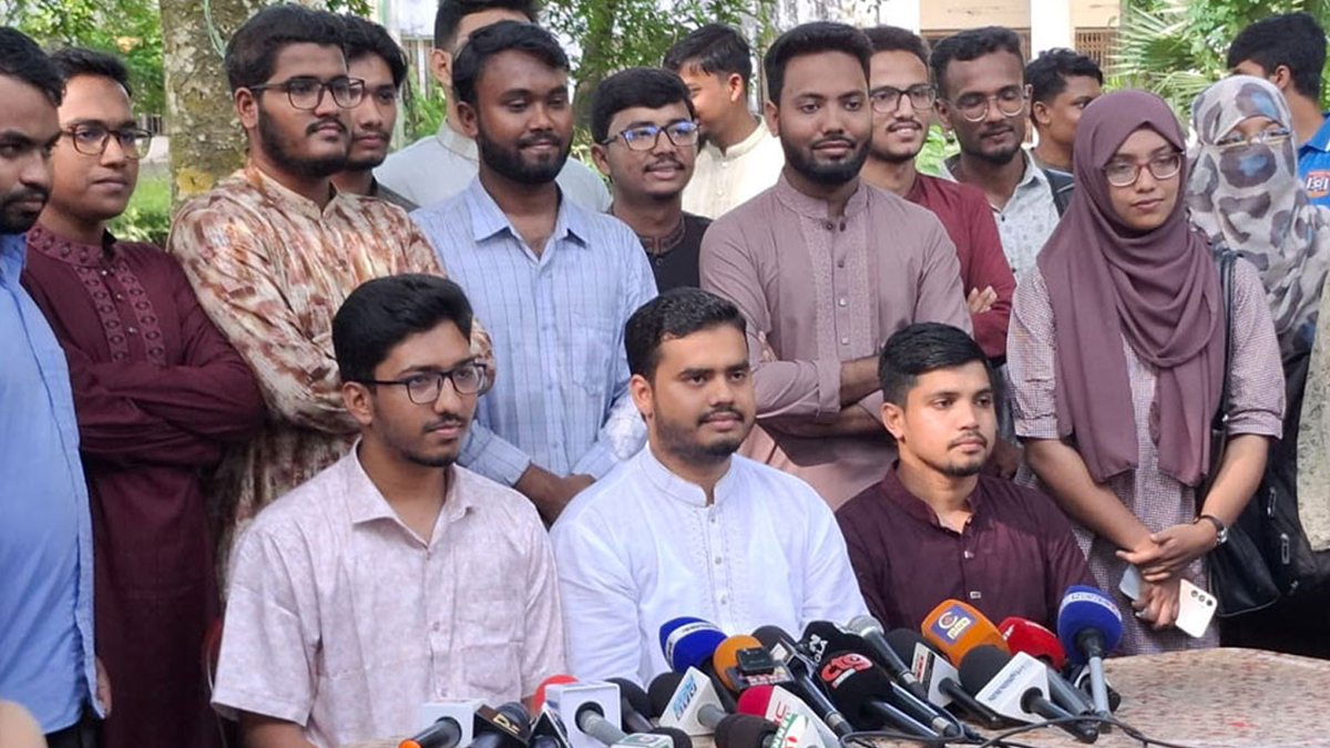 চাকসুতে শিবিরের প্যানেল ঘোষণা, আছেন হিন্দুধর্মাবলম্বী প্রার্থীও