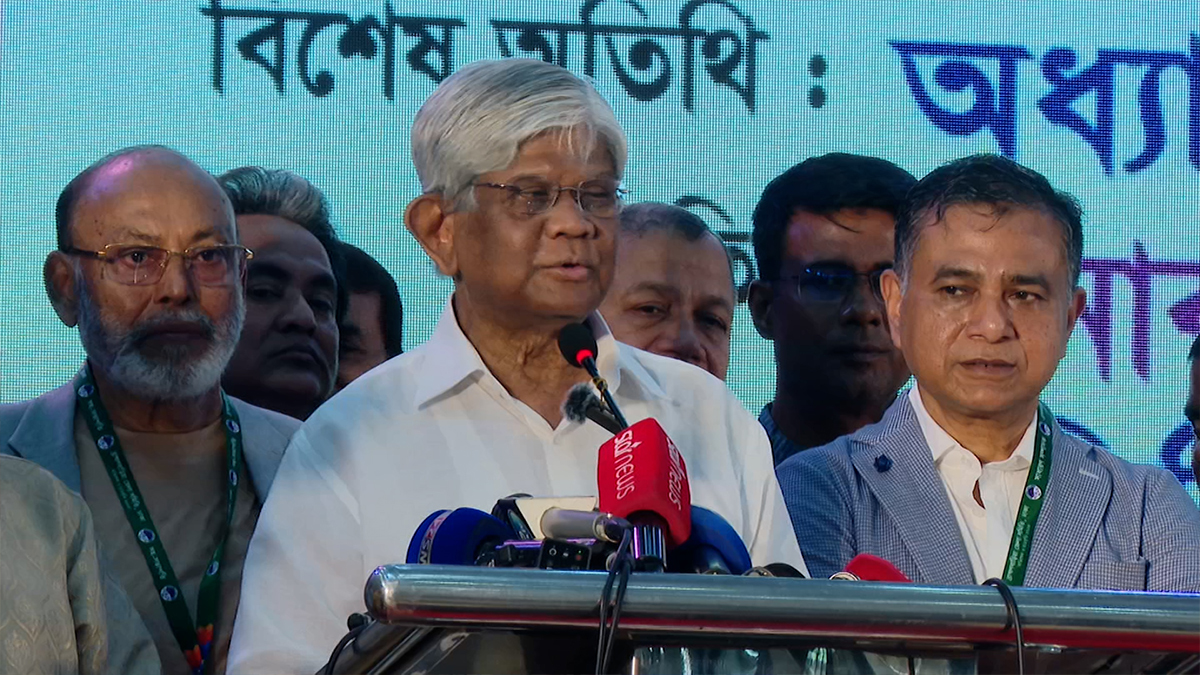 কেবল পড়াশোনা নয়, শিক্ষার্থীদের সততা চর্চারও আহ্বান অর্থ উপদেষ্টার