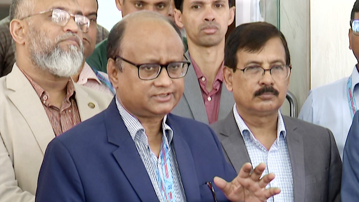 শেখ হাসিনার বিরুদ্ধে দুর্নীতির ৬টি মামলার রায় নভেম্বরের মাঝে— আশাবাদ দুদক চেয়ারম্যানের