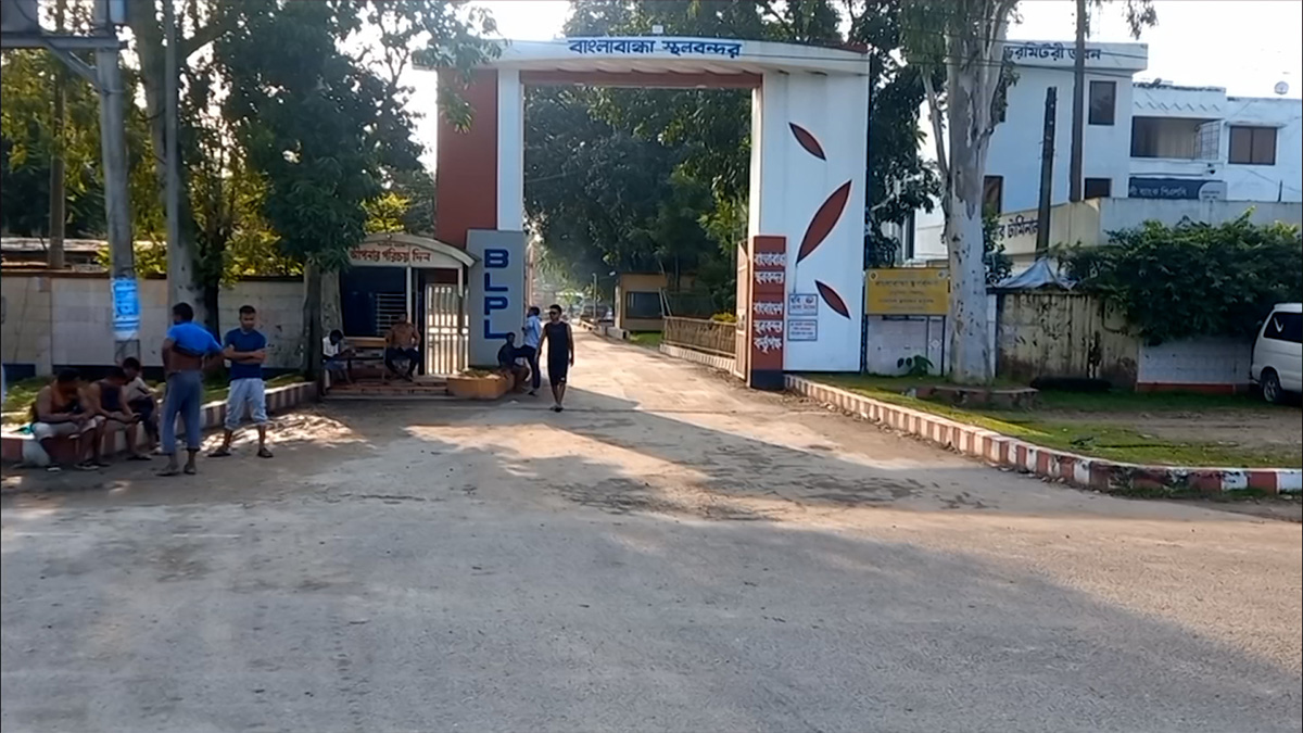 ৯ দিনের জন্য বাংলাবান্ধা দিয়ে আমদানি-রফতানি বন্ধ, চালু থাকবে যাত্রী পারাপার