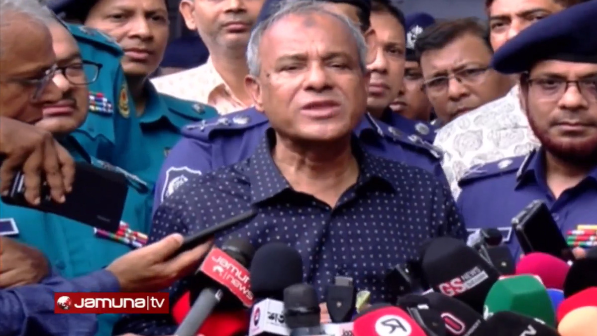 প্রতিবেশী দেশ ও ফ্যাসিবাদের দোসরদের ইন্ধনে খাগড়াছড়িতে অস্থিরতা হচ্ছে: স্বরাষ্ট্র উপদেষ্টা