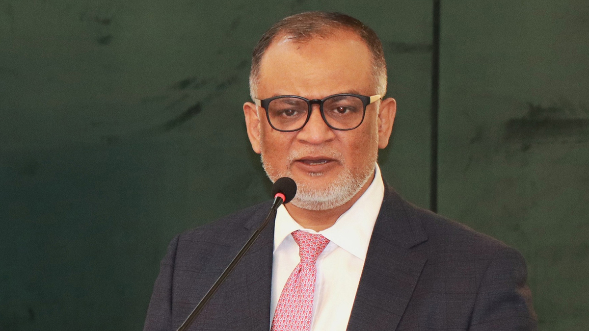 সরকার ভোজ্যতেলের দাম বাড়ায়নি: বাণিজ্য উপদেষ্টা