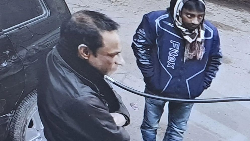 টাকা চাওয়ায় ফিলিং স্টেশন কর্মীকে গাড়ি চাপা দিয়ে হত্যার ঘটনায় মামলা
