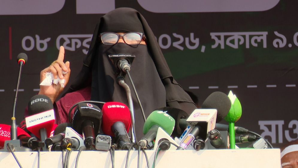 ওসমান হাদির বোন পরিচয়ে নাহিদের পক্ষে ভোট চাওয়া নারীকে নিয়ে বিভ্রান্তি