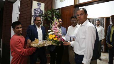তারেক রহমানকে ফুল ও মিষ্টি পাঠিয়েছেন মমতা