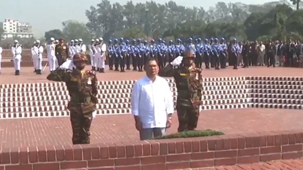 জাতীয় স্মৃতিসৌধে প্রধানমন্ত্রীর শ্রদ্ধা