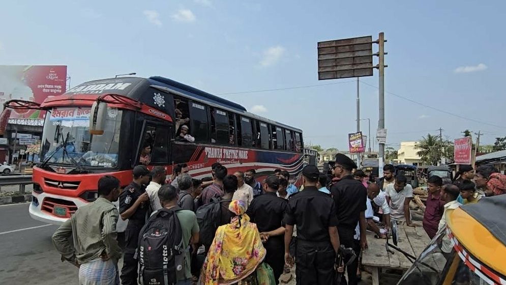 ঈদযাত্রায় অতিরিক্ত ভাড়া আদায়, পটুয়াখালীতে ৪ পরিবহনে জরিমানা