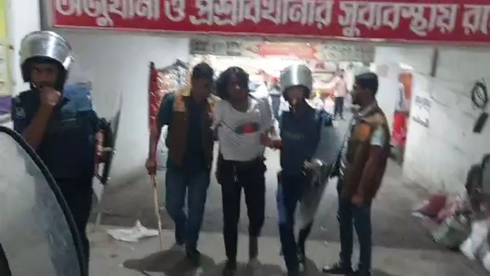 লক্ষ্মীপুরে ১৪৪ ধারা ভেঙে পুলিশের সঙ্গে বৈছাআ’র সংঘর্ষ, আহত ১০