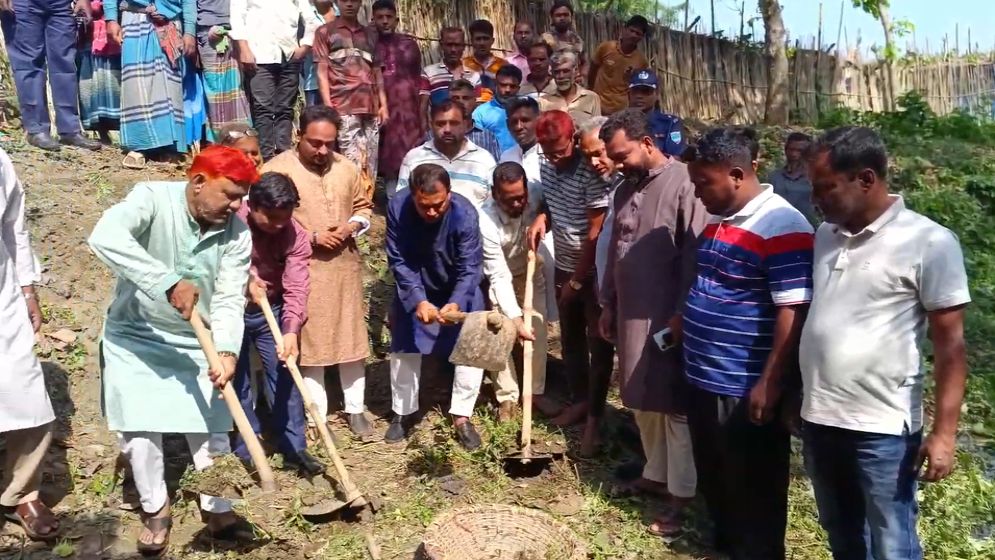 ঝিনাইদহের হরিণাকুন্ডুতে ২টি খাল সংস্কার কর্মসূচির উদ্বোধন