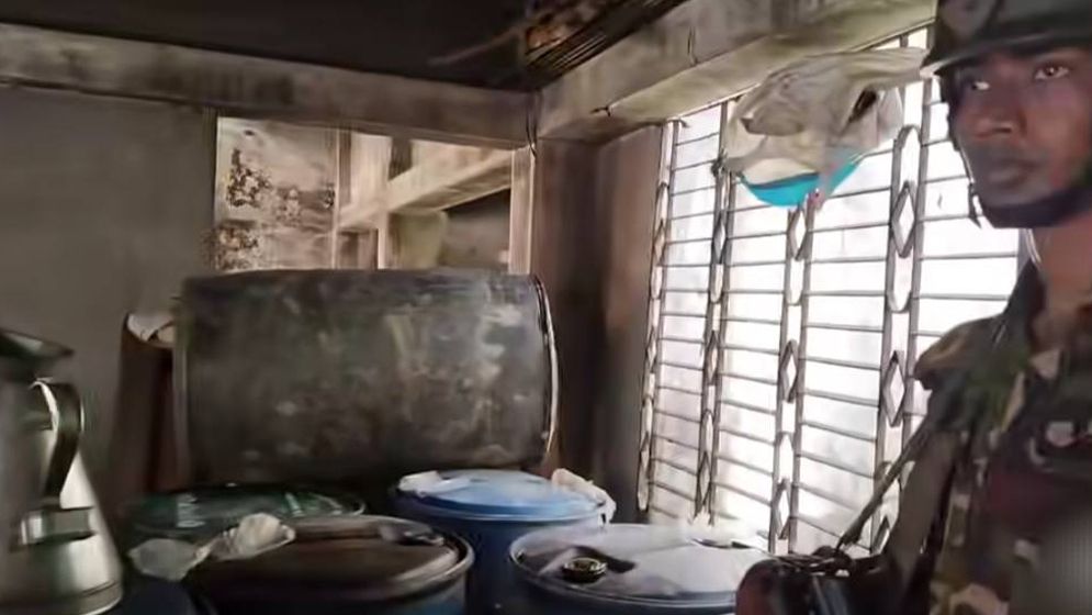 সাতক্ষীরায় ইউপি চেয়ারম্যানের বাড়ি থেকে ১২শ লিটার ডিজেল উদ্ধার