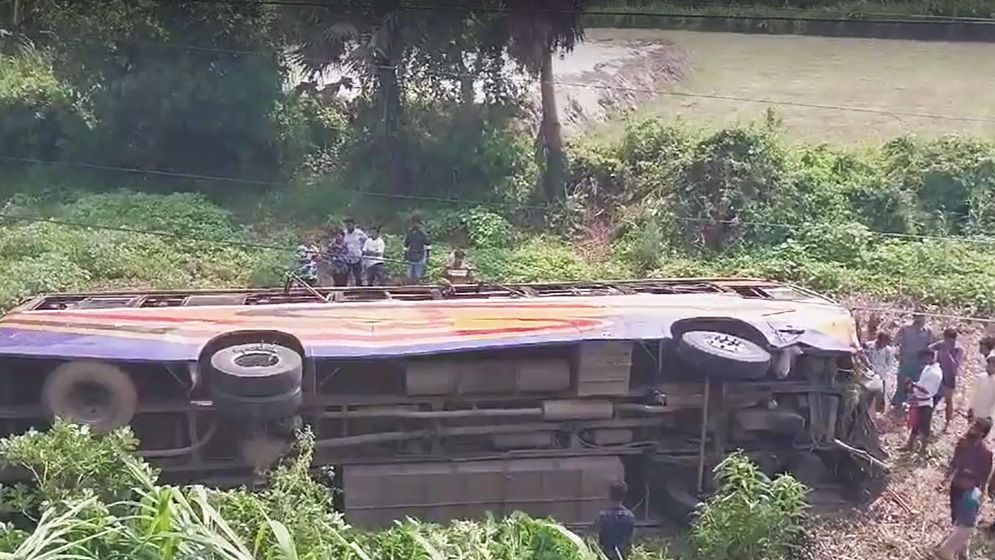ফরিদপুরের ভাঙ্গায় বাস-পিকআপ মুখোমুখি সংঘর্ষে নিহত ২, আহত অন্তত ৩৫