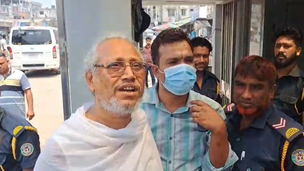 জামিনে মুক্ত হলেন বাউল শিল্পী আবুল সরকার