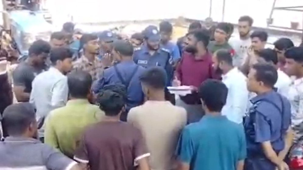 চুয়াডাঙ্গায় তেল পাম্পে বিশৃঙ্খলার দায়ে যুবকের এক মাসের কারাদণ্ড