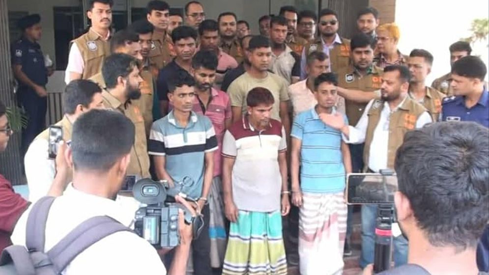 নাটোরে পাওয়ার গ্রিডে ডাকাতির ঘটনায় গ্রেফতার ১৩