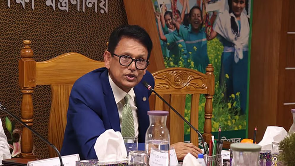 শিক্ষামন্ত্রীকে যমুনা টিভির দৃষ্টি আকর্ষণ: পরীক্ষায় 'নীরব বহিষ্কারের' নিয়ম বাদ