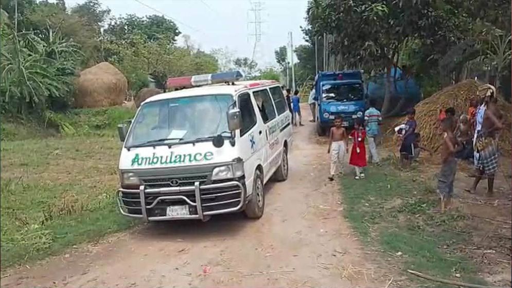 পাবনায় পুকুর পাড় থেকে ব্যবসায়ীর মরদেহ উদ্ধার