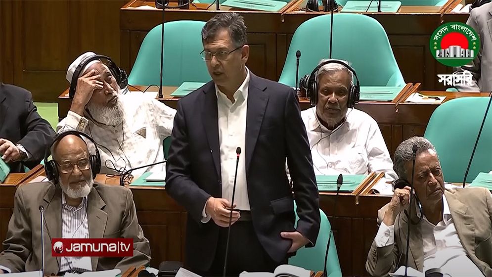 'দেশে জ্বালানি তেলের সংকট নেই, পরিসংখ্যানে প্রমাণ দিয়েছে সরকার'