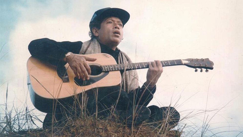 লাকী আখান্দ: বাংলা গানের নীল মণিহার
