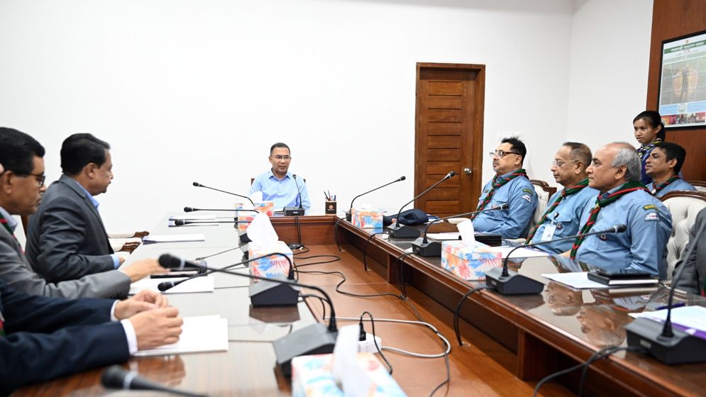 প্রধানমন্ত্রীর সাথে স্কাউটসের কার্যনির্বাহী কমিটির সাক্ষাৎ