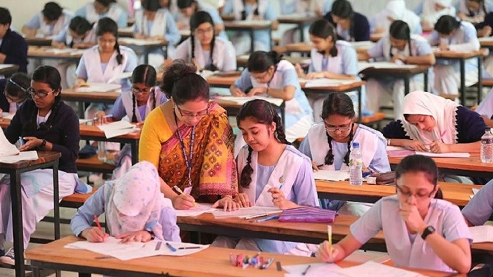 এসএসসি ও সমমান পরীক্ষায় দ্বিতীয় দিনে অনুপস্থিত ২৬ হাজারের বেশি পরীক্ষার্থী, বহিষ্কৃত ১৯