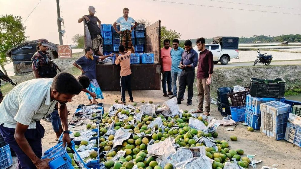 সাতক্ষীরায় কেমিক্যাল মিশ্রিত তিন হাজার কেজি আম জব্দ
