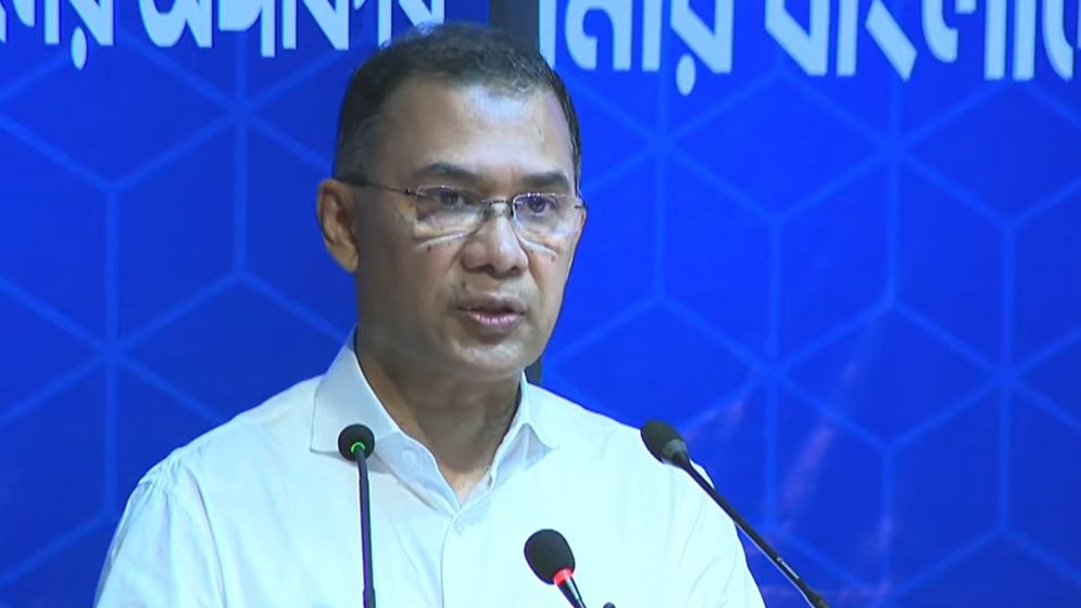 নিজেদেরকে জনগণের সেবক হিসেবে ভাবতে প্রশাসনের কর্মকর্তাদের আহ্বান প্রধানমন্ত্রীর